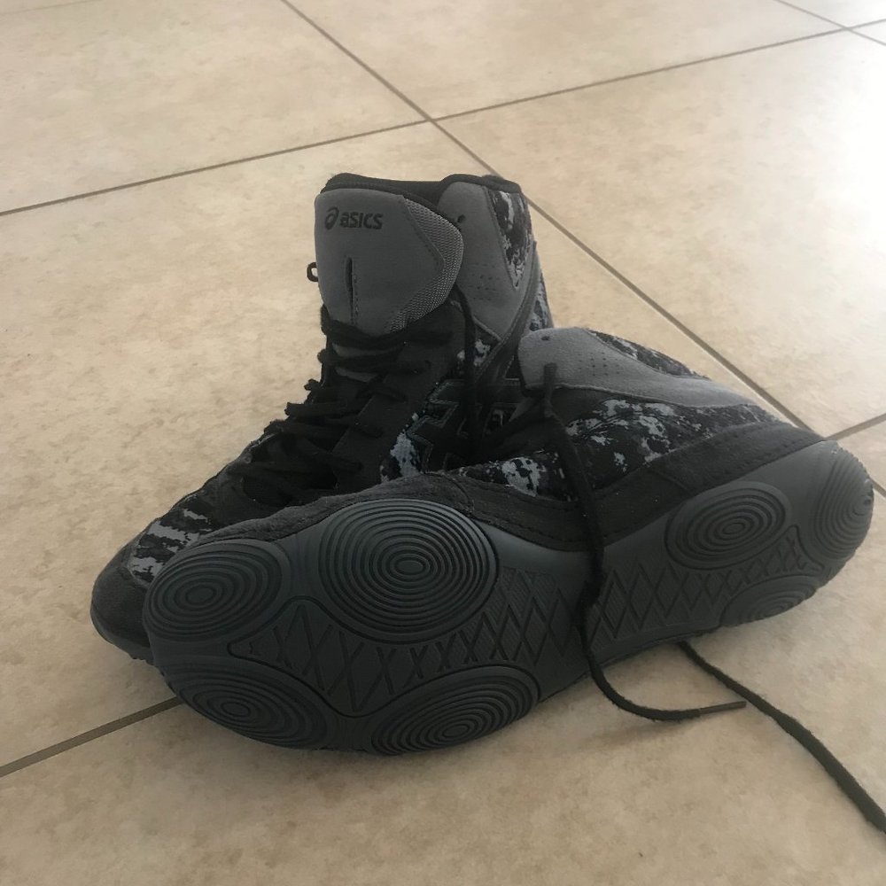wrestling shoes, Size 10.5